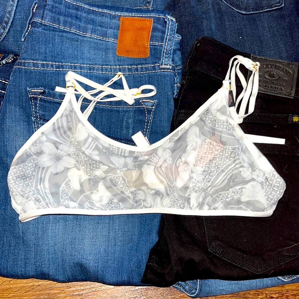 See through Victoria’s Secret Bra.  No padding (obviously). 🤫💋